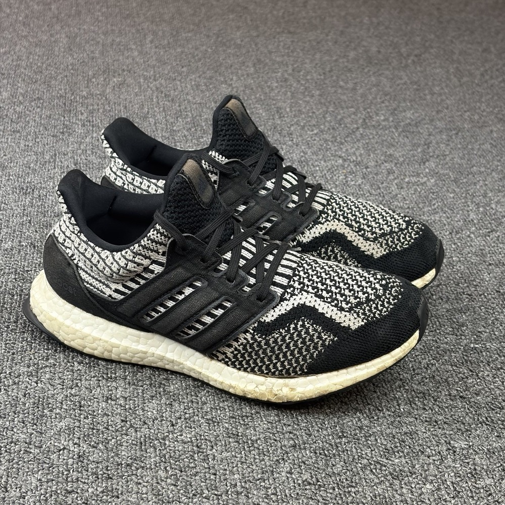 Adidas Ultraboost 5.0 DNA Womens Size 7 Black White Running Shoes FZ1850 - Picture 2 of 10
